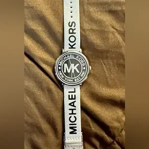 Michael Kors Collection | Accessories | Michael Kors Womens  display picture 3